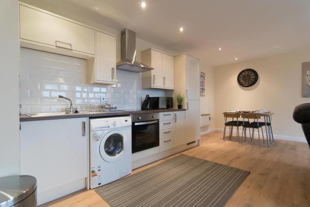 Executive 2 Bed 2 Bath - Free Parking Lejlighed Glasgow Eksteriør billede